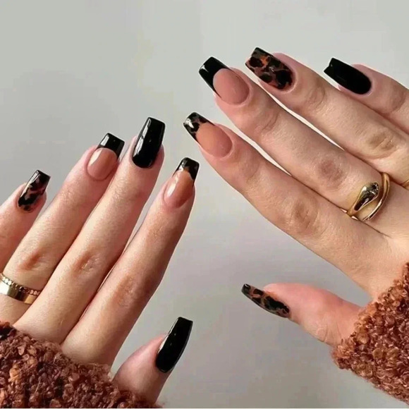 ✨Glossy Black Ombre Acrylic Nails - Picture 1 of 5